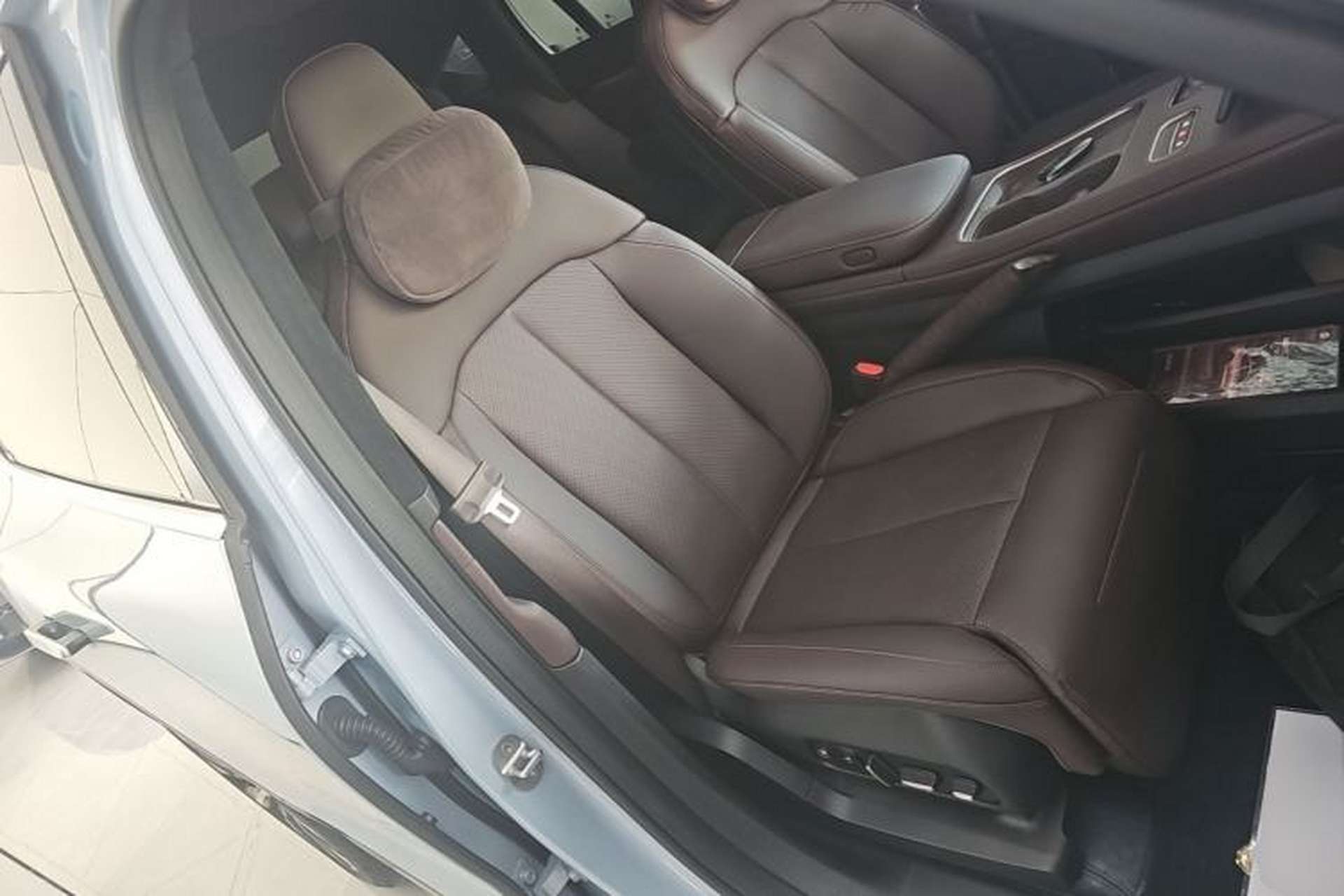 Used Nio EC7 2023 75 kWh Right Front Seat