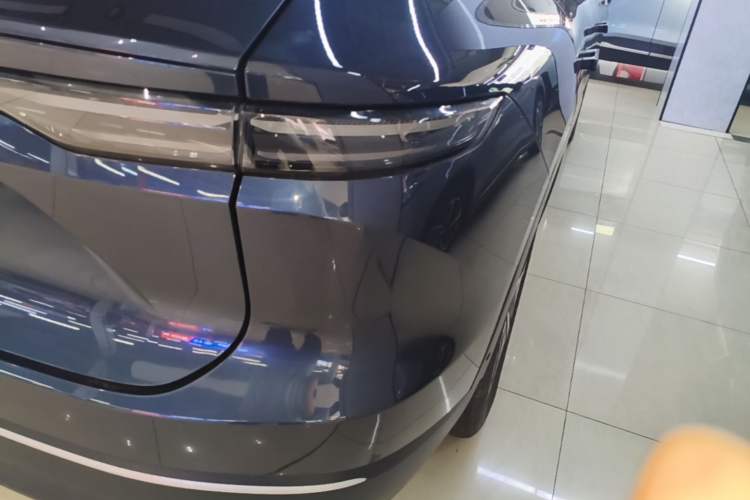 Used Nio EC7 2023 75 kWh Right Rear Taillight