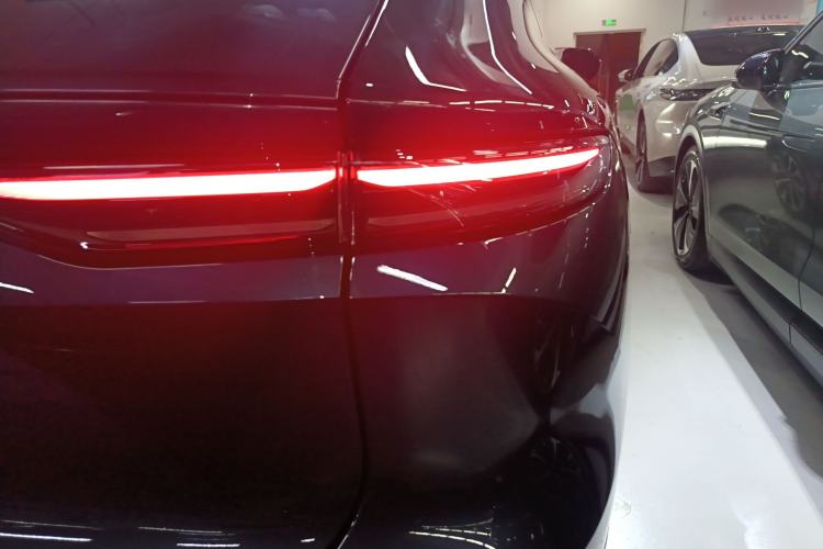 Used Nio EC7 2023 75 kWh Right Rear Taillight