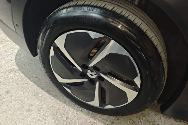 Used Nio EC7 2023 75 kWh Right Rear Wheel Hub
