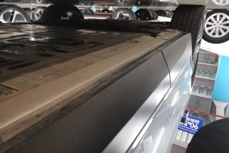 Used Nio EC7 2023 75 kWh Right Side Sill
