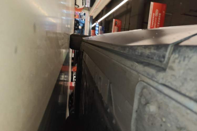 Used Nio EC7 2023 75 kWh Right Side Sill