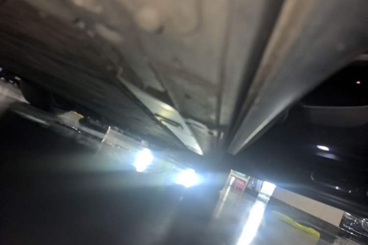 Used Nio EC7 2023 75 kWh Right Side Sill