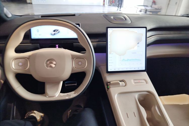Used Nio EC7 2023 75 kWh Center Console