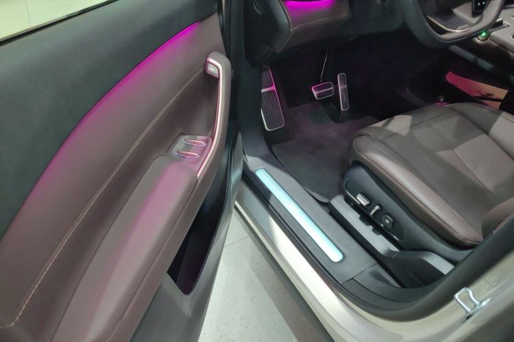 Used Nio EC7 2023 75 kWh Driver Seat