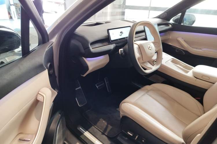 Used Nio EC7 2023 75 kWh Driver Seat