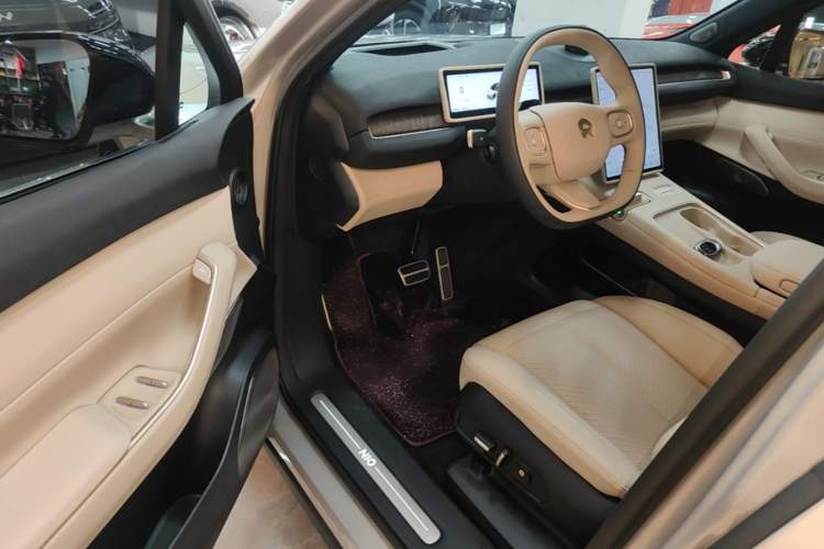 Used Nio EC7 2023 75 kWh Driver Seat