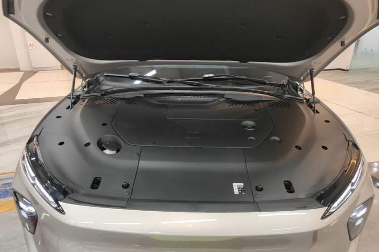 Used Nio EC7 2023 75 kWh Engine Bay