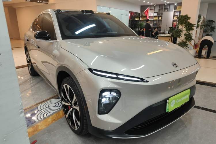 Used Nio EC7 2023 75 kWh Front Right 45 Deg