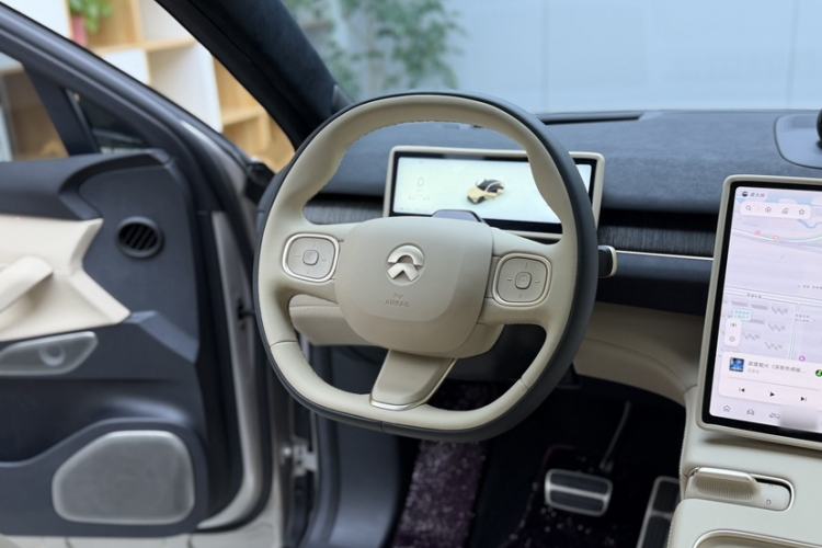 Used Nio EC7 2023 75 kWh Interior 11