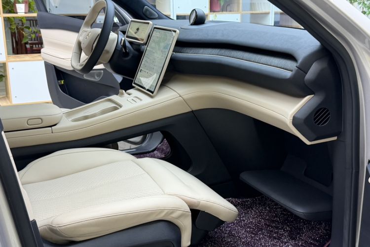 Used Nio EC7 2023 75 kWh Interior 5