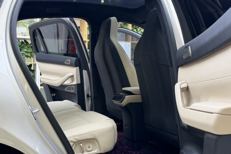 Used Nio EC7 2023 75 kWh Interior 7