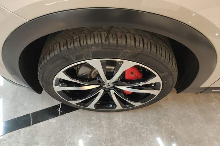 Used Nio EC7 2023 75 kWh Left Front Wheel Hub