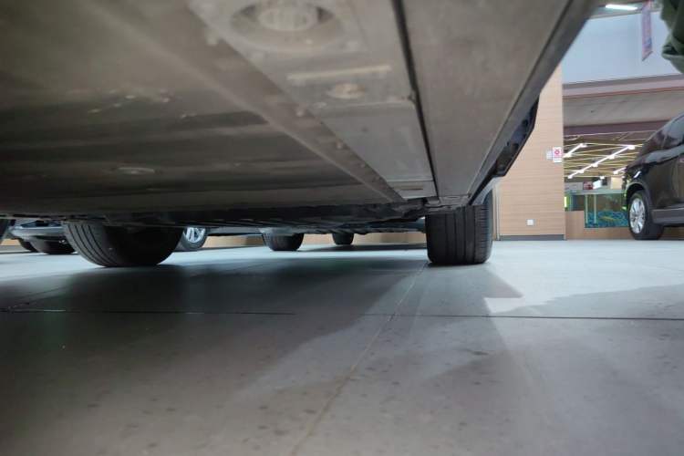 Used Nio EC7 2023 75 kWh Left Side Sill