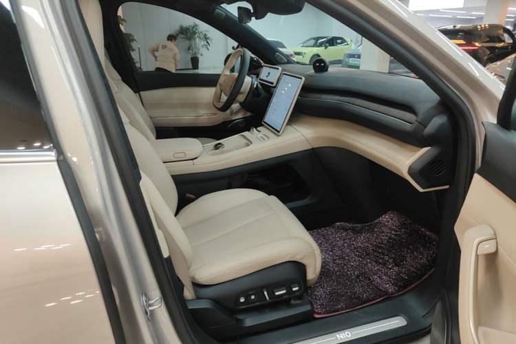 Used Nio EC7 2023 75 kWh Right Front Seat