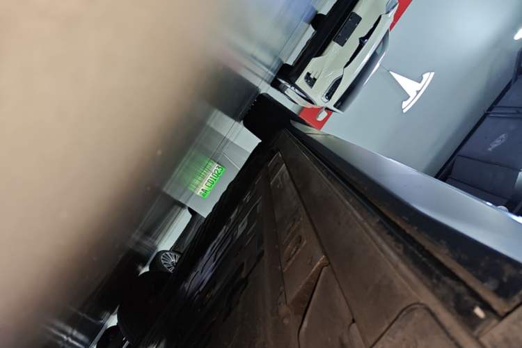 Used Nio EC7 2023 75 kWh Right Side Sill
