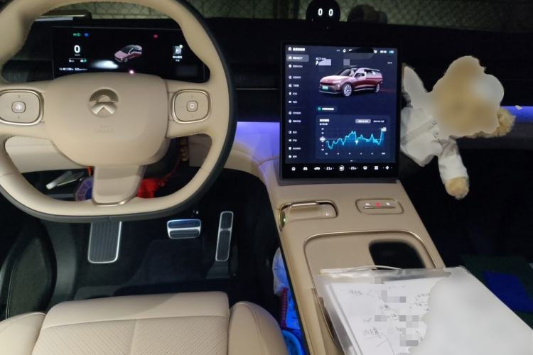 Used Nio EC7 2023 75 kWh Center Console