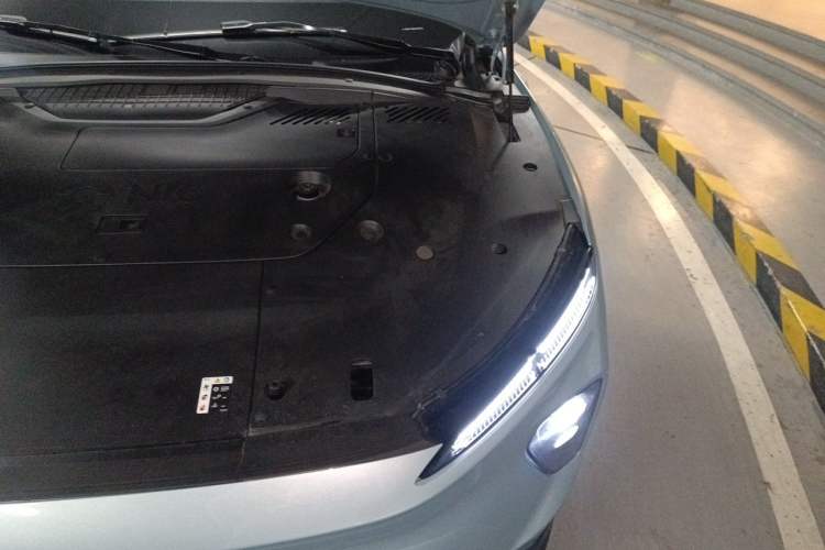 Used Nio EC7 2023 75 kWh Engine Bay Left