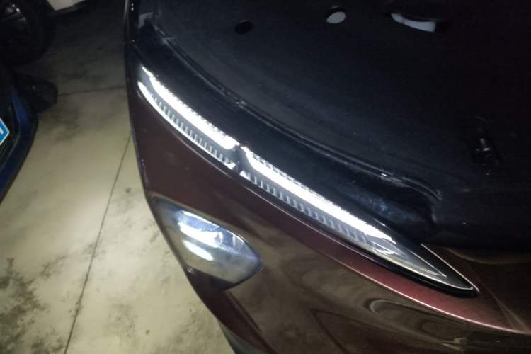 Used Nio EC7 2023 75 kWh Right Front Headlight