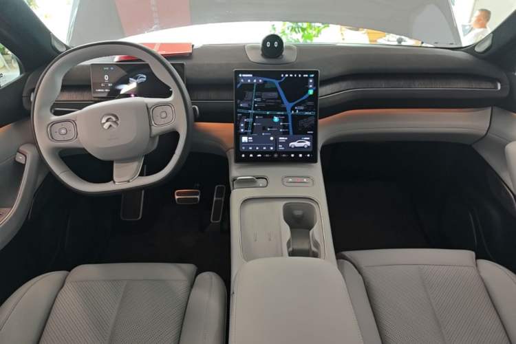 Used Nio EC7 2023 75 kWh Center Console