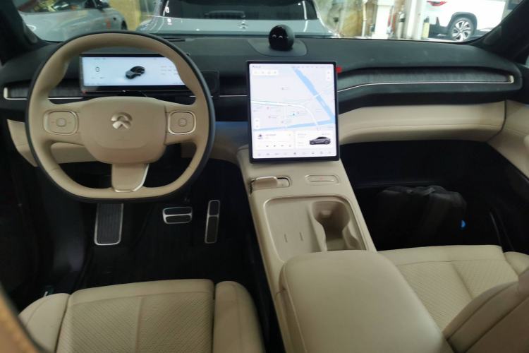 Used Nio EC7 2023 75 kWh Center Console