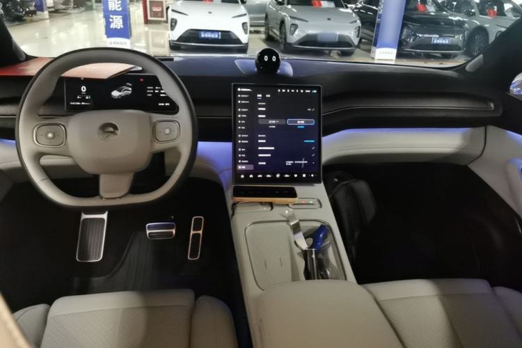 Used Nio EC7 2023 75 kWh Center Console