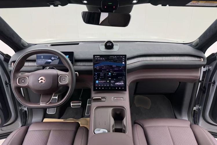 Used Nio EC7 2023 75 kWh Center Console