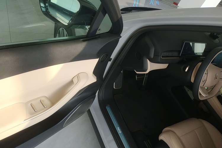 Used Nio EC7 2023 75 kWh Driver Seat