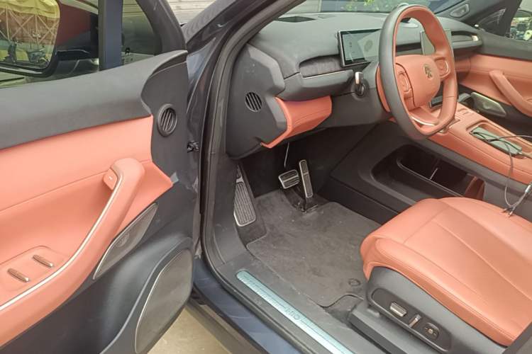 Used Nio EC7 2023 75 kWh Driver Seat