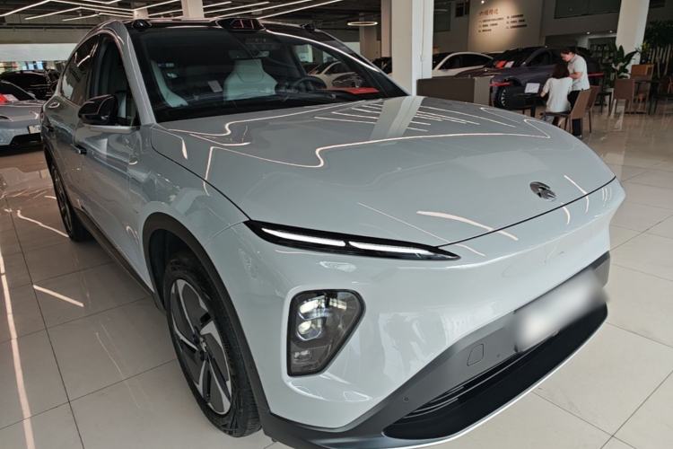 Used Nio EC7 2023 75 kWh Front Right 45 Deg