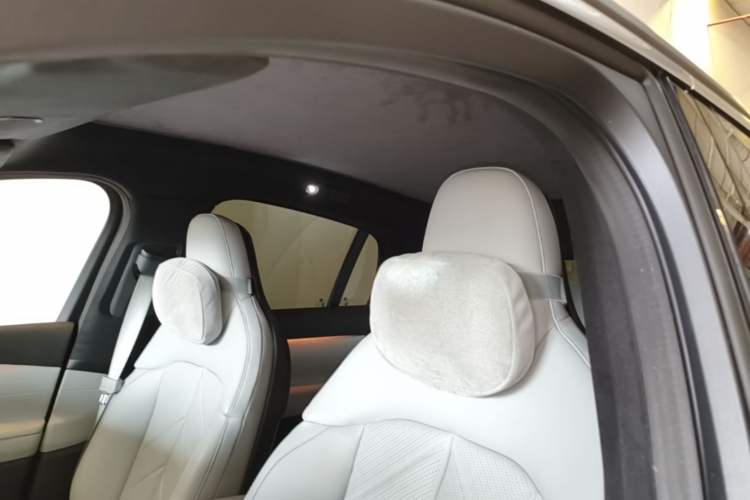Used Nio EC7 2023 100kWh First Edition Headliner