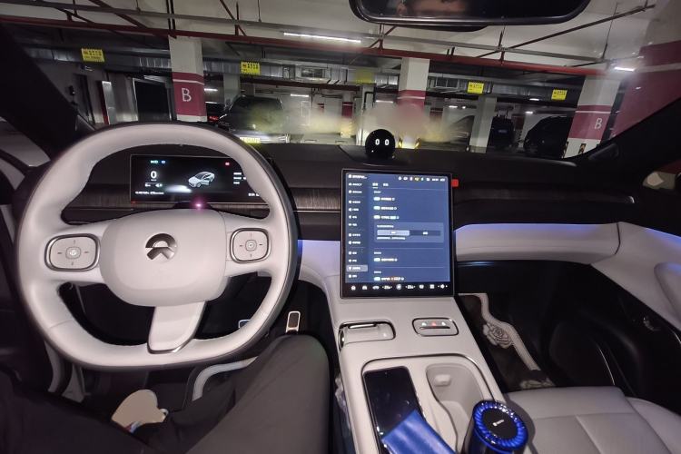 Used Nio EC7 2023 75 kWh Interior 2
