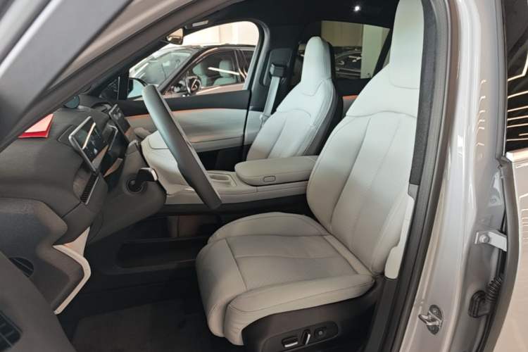 Used Nio EC7 2023 75 kWh Left Front Seat