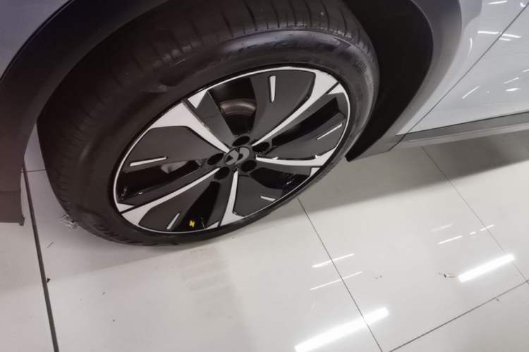 Used Nio EC7 2023 75 kWh Left Front Wheel Hub