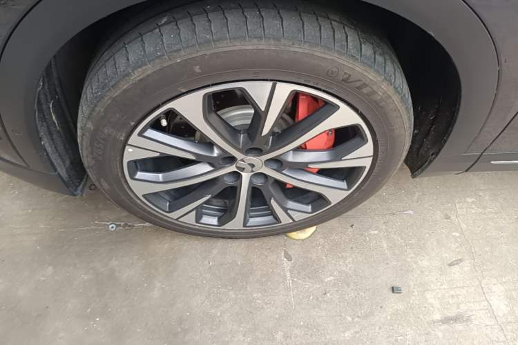Used Nio EC7 2023 75 kWh Left Front Wheel Hub
