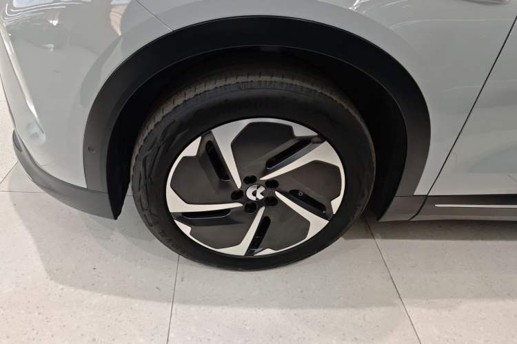 Used Nio EC7 2023 75 kWh Left Front Wheel Hub