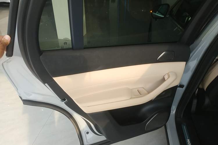Used Nio EC7 2023 75 kWh Left Rear Door Interior
