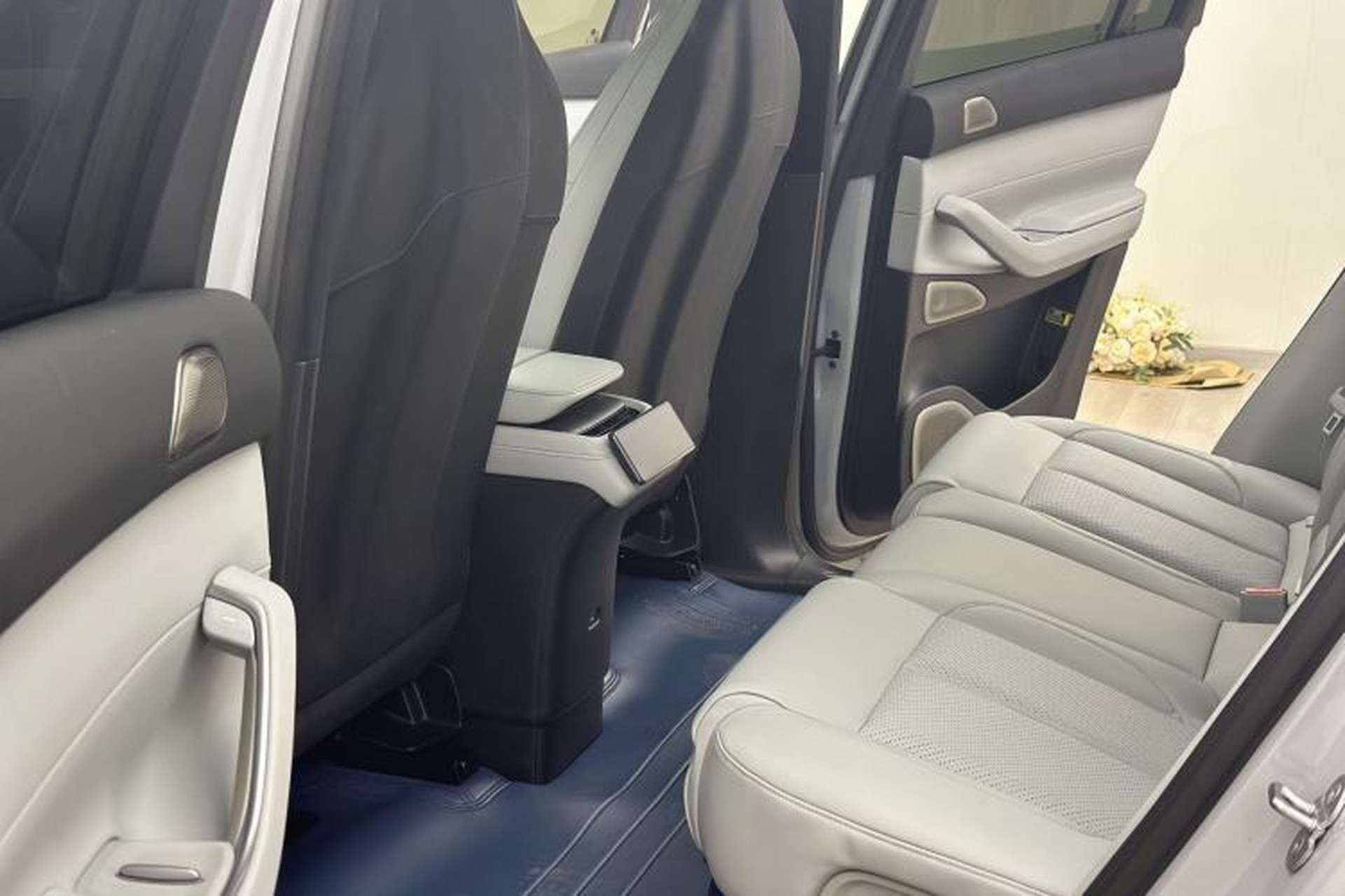 Used Nio EC7 2023 75 kWh Left Rear Seat