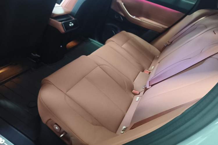 Used Nio EC7 2023 75 kWh Left Rear Seat