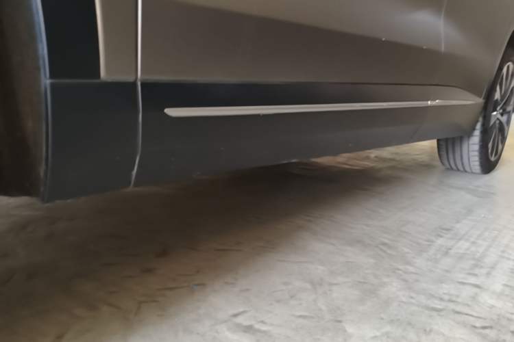 Used Nio EC7 2023 100kWh First Edition Left Side Sill