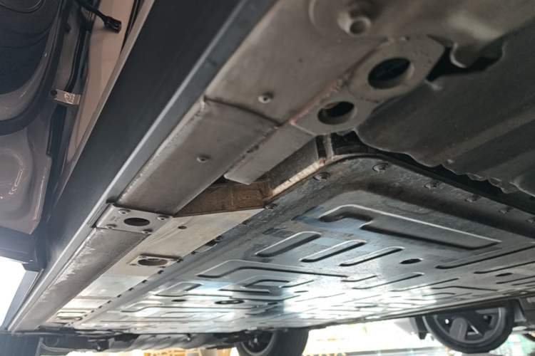 Used Nio EC7 2023 75 kWh Left Side Sill