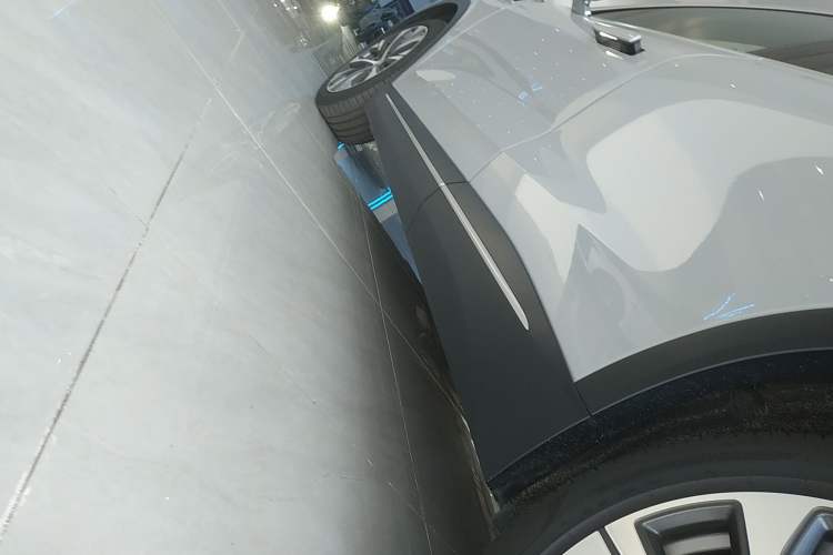 Used Nio EC7 2023 75 kWh Left Side Sill