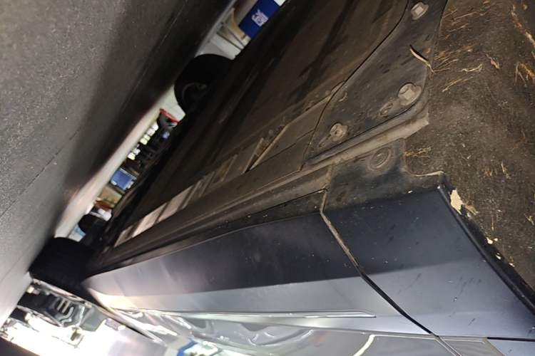 Used Nio EC7 2023 75 kWh Left Side Sill