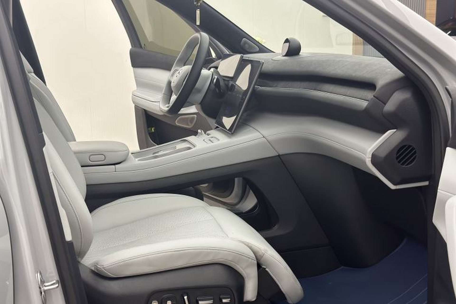 Used Nio EC7 2023 75 kWh Right Front Seat