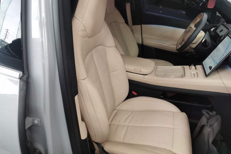 Used Nio EC7 2023 75 kWh Right Front Seat