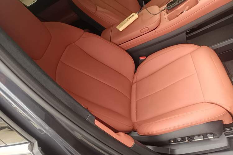 Used Nio EC7 2023 75 kWh Right Front Seat