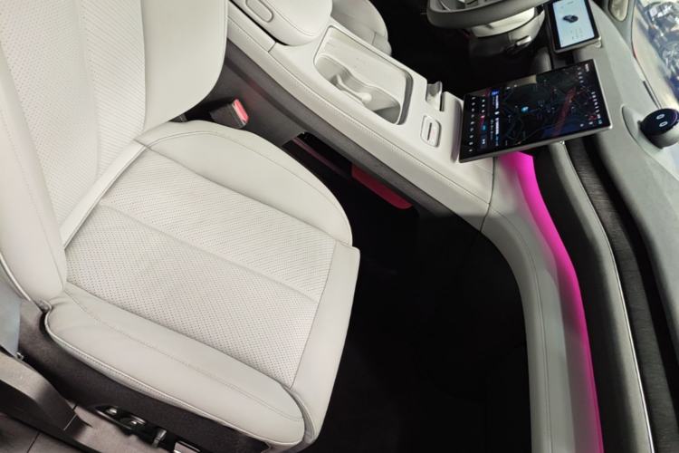 Used Nio EC7 2023 75 kWh Right Front Seat