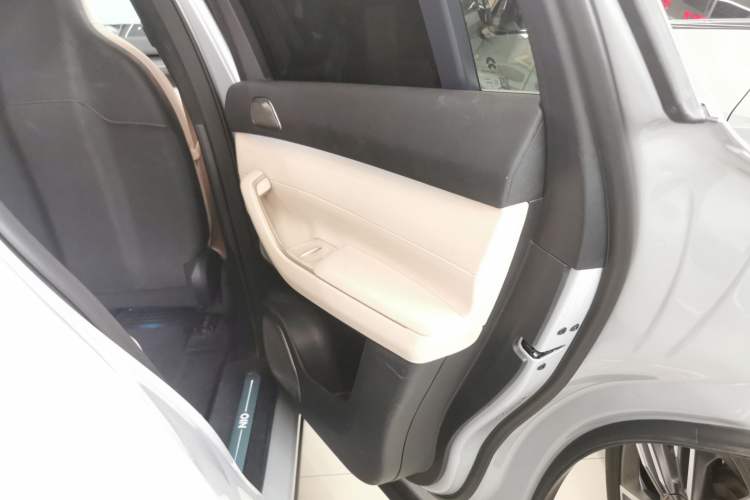 Used Nio EC7 2023 75 kWh Right Rear Door Interior