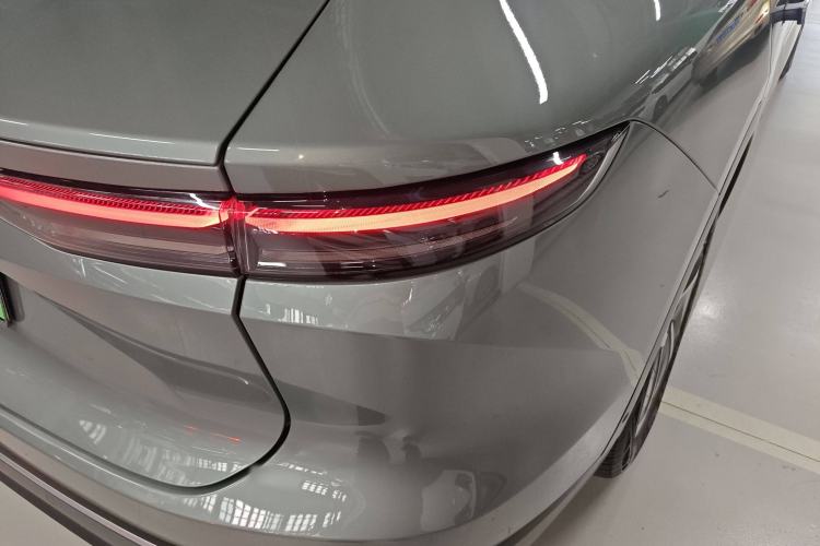 Used Nio EC7 2023 75 kWh Right Rear Taillight