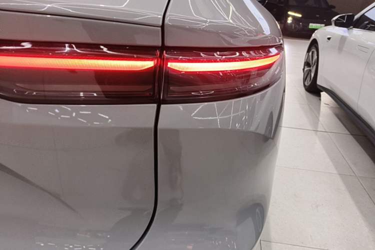 Used Nio EC7 2023 75 kWh Right Rear Taillight
